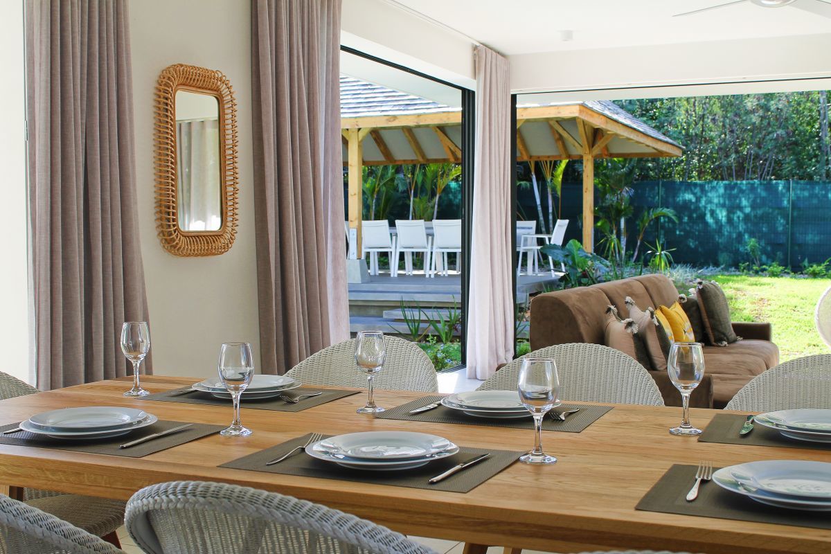Prestige Pool Villa | Salle à manger