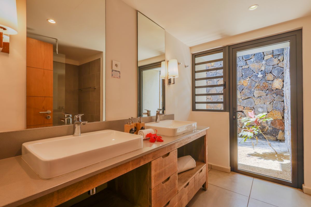Superior Pool Villa | Salle de bain privée, suite parentale