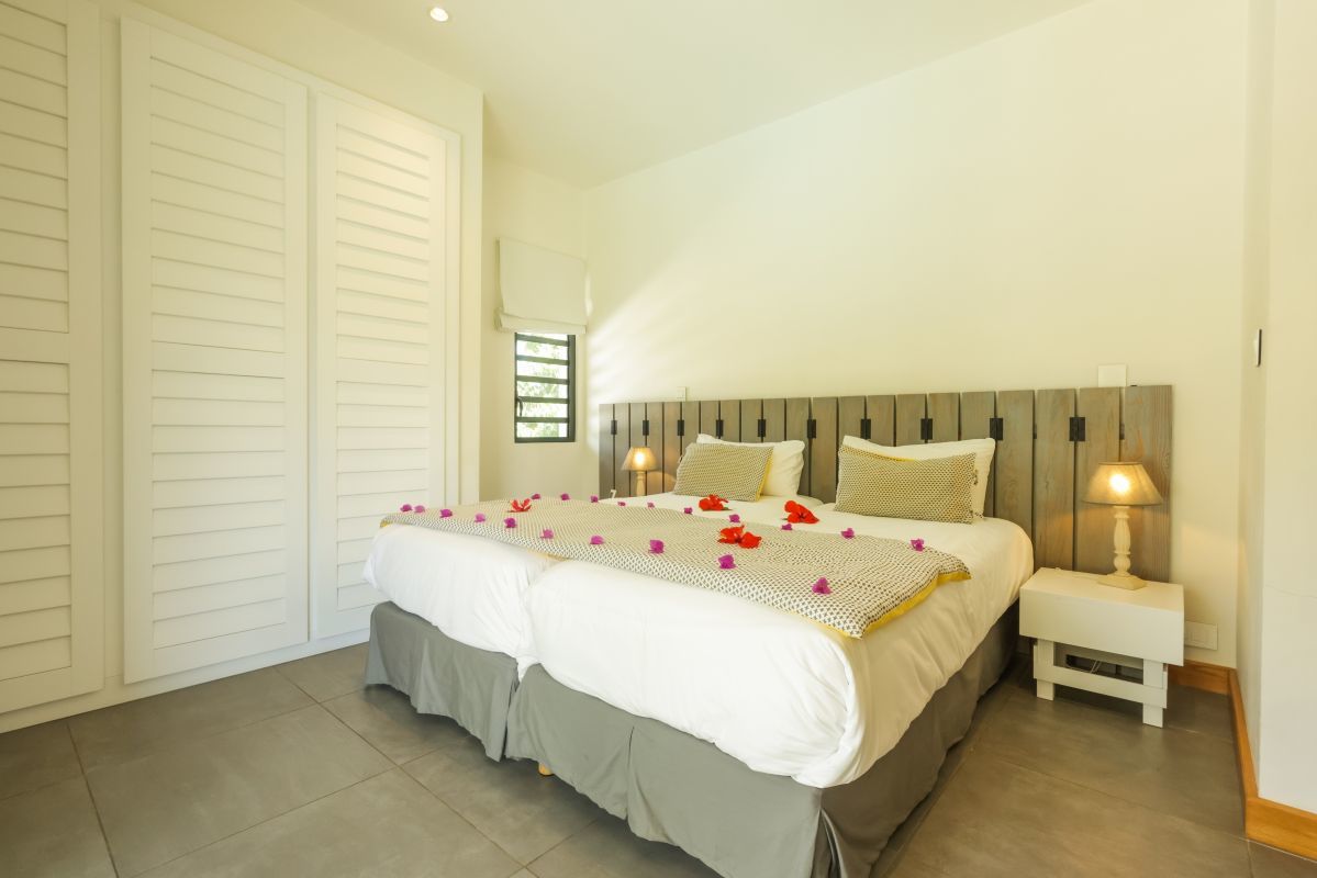 Deluxe Pool Villa | Chambre avec salle de bain privative