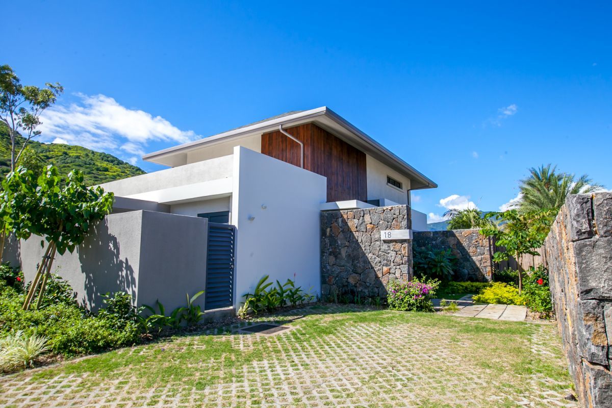 Deluxe Pool Villa | Entrée privative, 2 places de parking